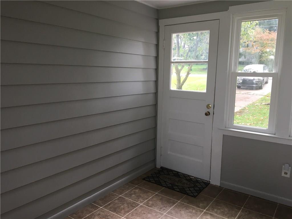 1110 Tuscarawas Road Beaver, PA 15009 - Photo 13 of 24 Breezeway to front entrance.