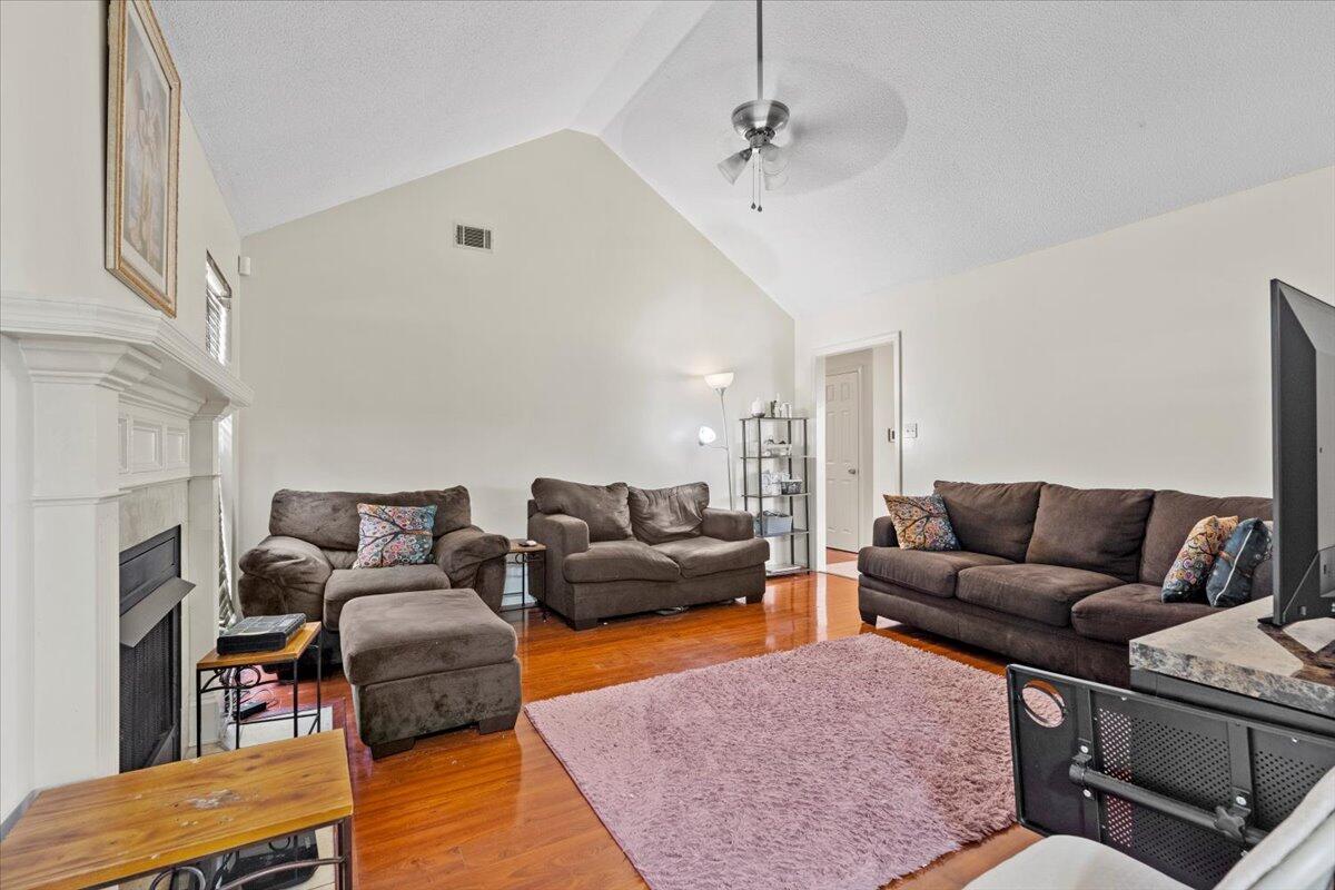 4424 Silverton Road Augusta, GA 30909 - Photo 8 of 30 08-Living Room