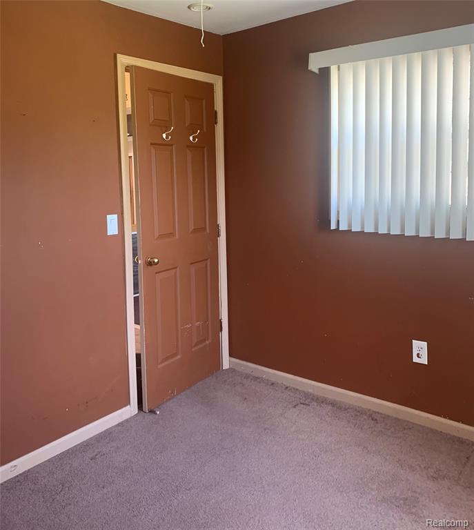 2186 Belsay Road Burton, MI 48519 - Photo 17 of 32