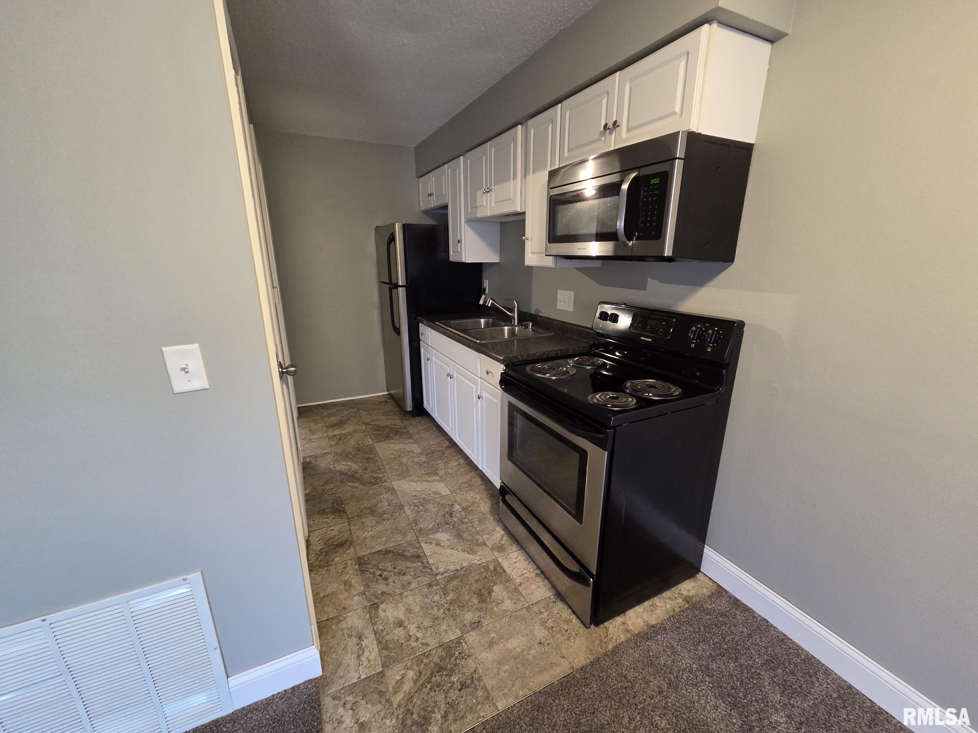 1102 Mound Street, Unit 1 Davenport, IA 52803 - Photo 2 of 5