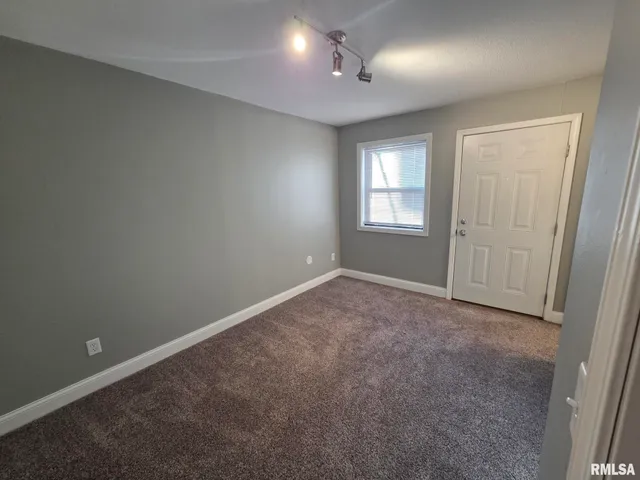 $795 | 1102 Mound Street, Unit 1, Davenport, IA 52803