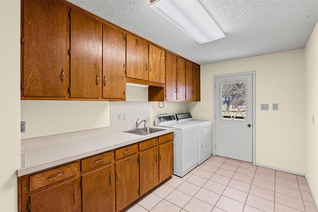 237 Hcr 1444 Covington, TX 76636 - Photo 19 of 39