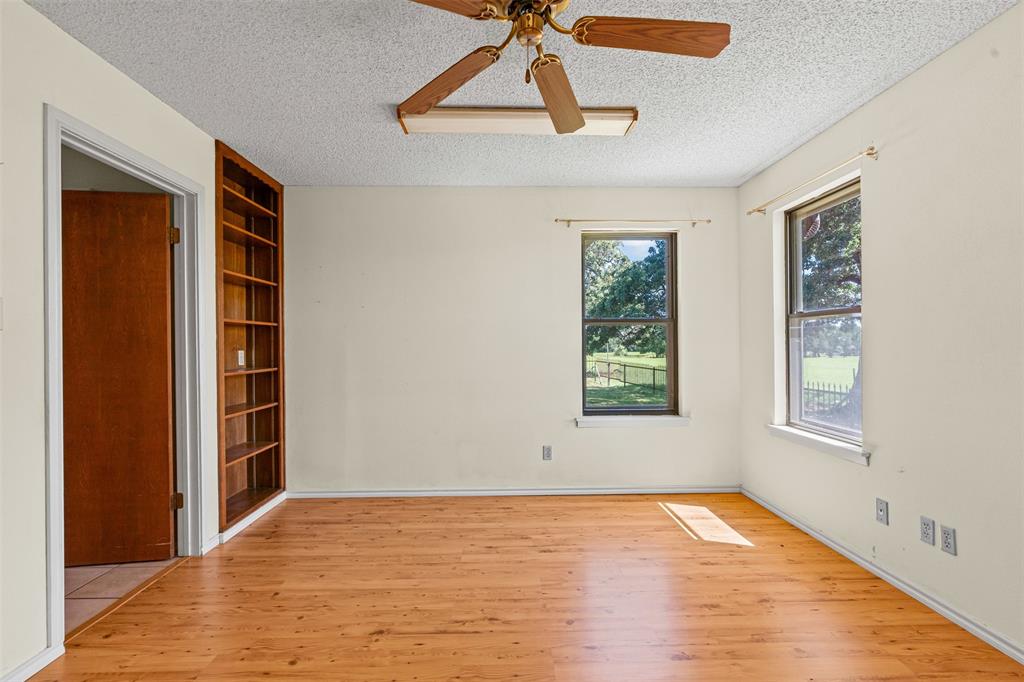 237 Hcr 1444 Covington, TX 76636 - Photo 22 of 39