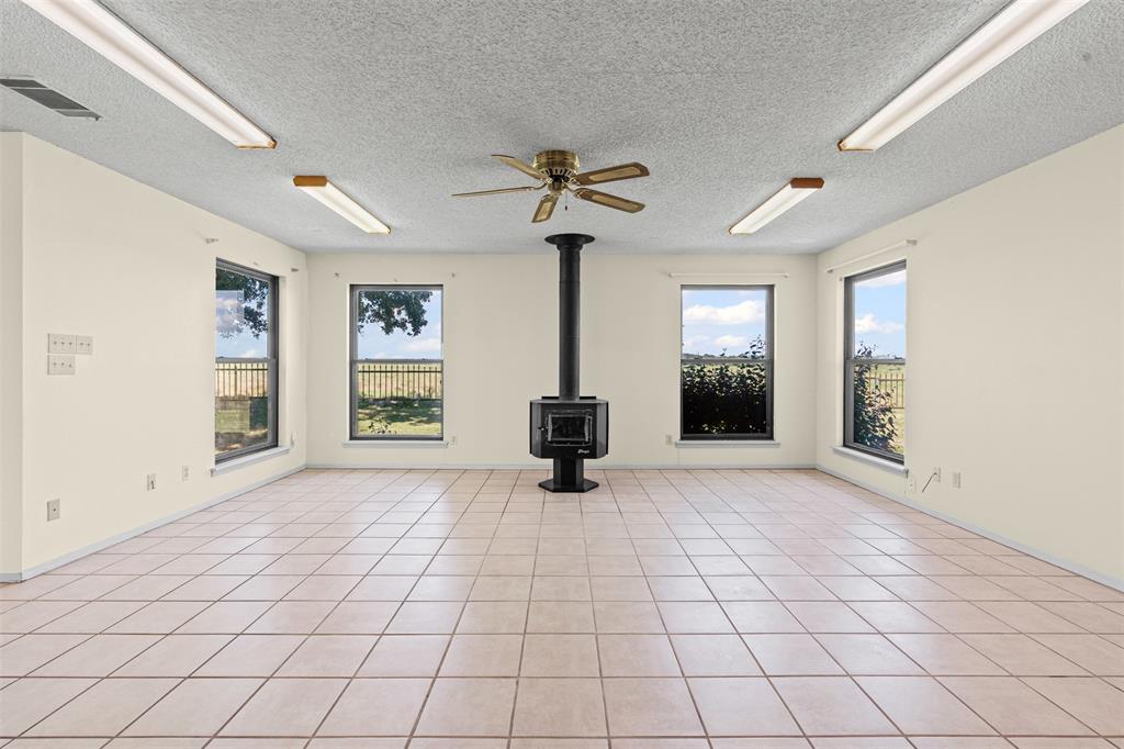 237 Hcr 1444 Covington, TX 76636 - Photo 9 of 39