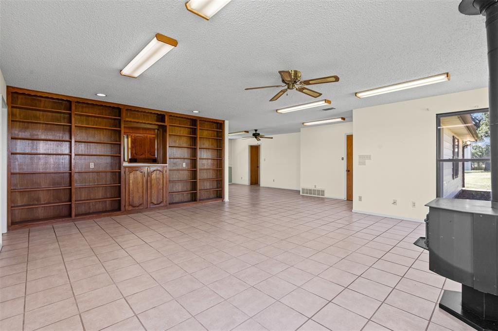 237 Hcr 1444 Covington, TX 76636 - Photo 10 of 39