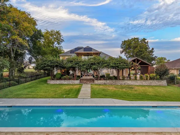 $1,750,000 | 1140 The Shores Drive, Corsicana, TX 75109