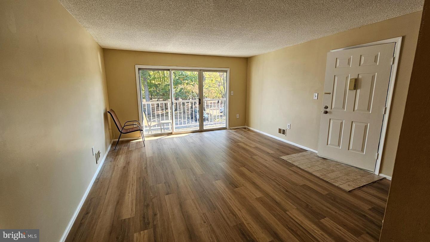 39 Juniper Way Hamilton, NJ 08619 - Photo 8 of 17