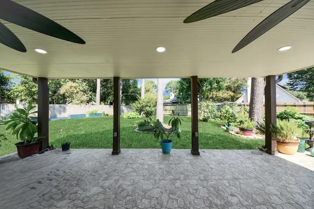 $275,000 | 343 Brompton Court, Highlands, TX 77562