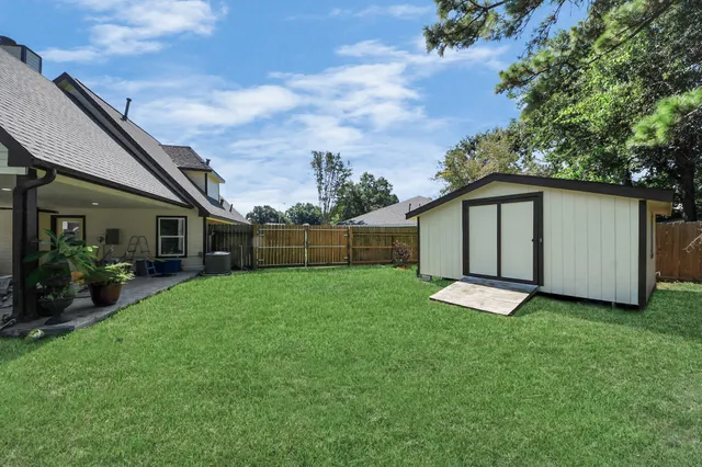 $275,000 | 343 Brompton Court, Highlands, TX 77562