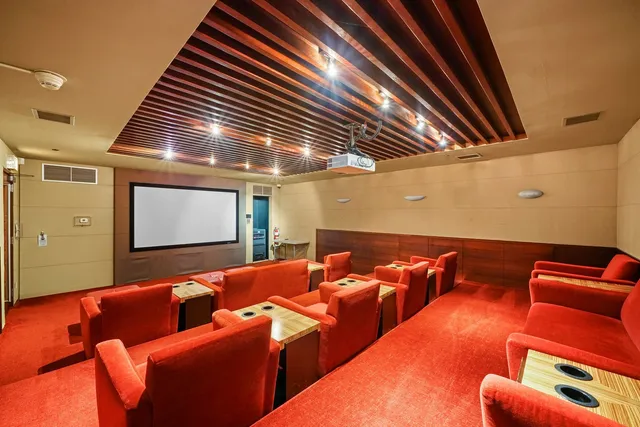 $395,000 | 30 East Huron Street, Unit 1904, Chicago, IL 60611