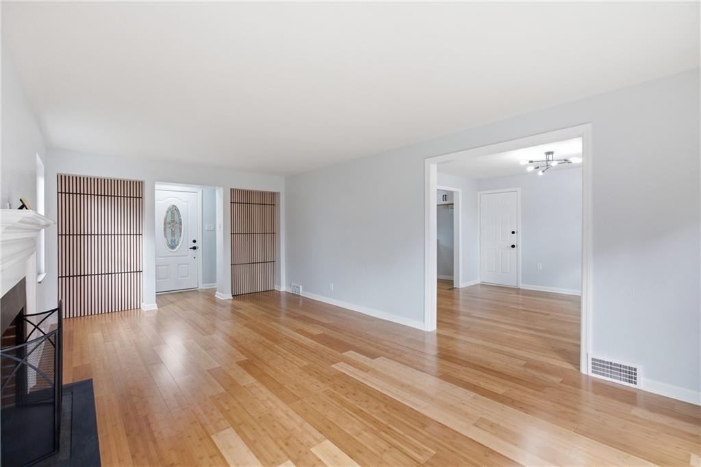 772 Scott Road Pittsburgh, PA 15228 - Photo 5 of 31 Gallery Image 5