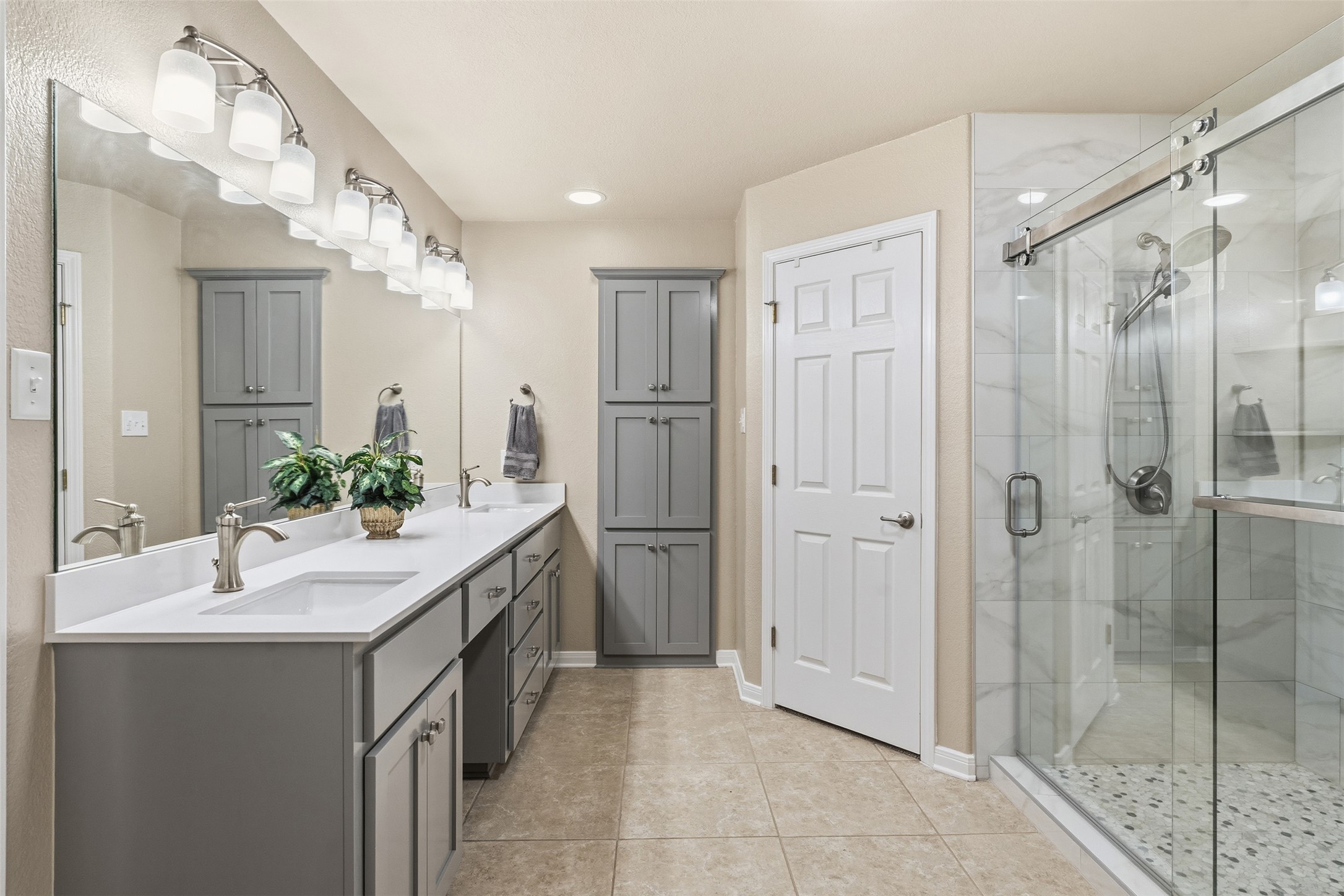420 Rundberg Drive Jarrell, TX 76537 - Photo 6 of 28 Primary Bathroom