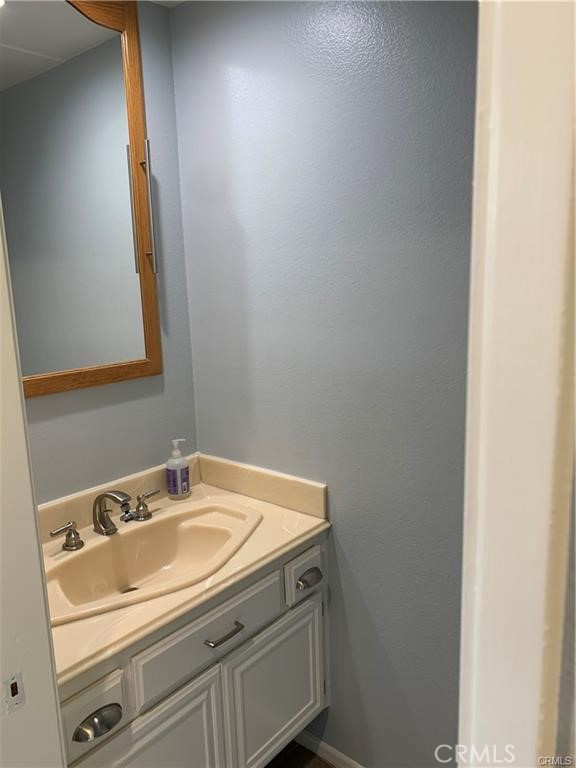 5604 Las Virgenes Road, Unit 76 Calabasas, CA 91302 - Photo 14 of 24 Downstairs bathroom
