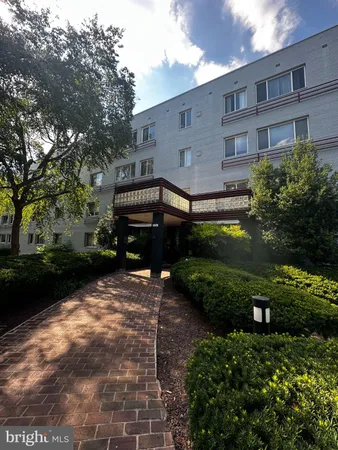 $149,999 | 3701 5th Street South, Unit 208, Arlington, VA 22204