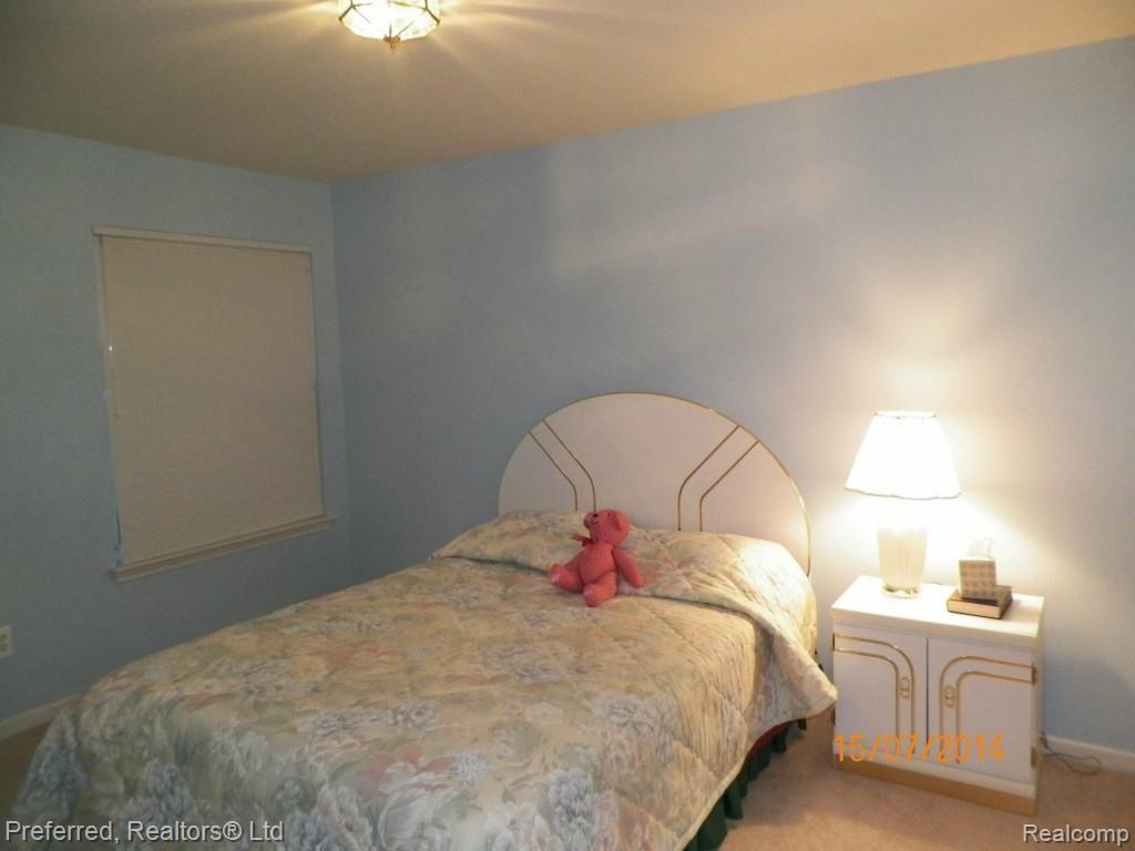 461 Cherry Grove Road, Unit 70 Canton, MI 48188 - Photo 10 of 20 Walk-In Closet in BR. 2 UP!