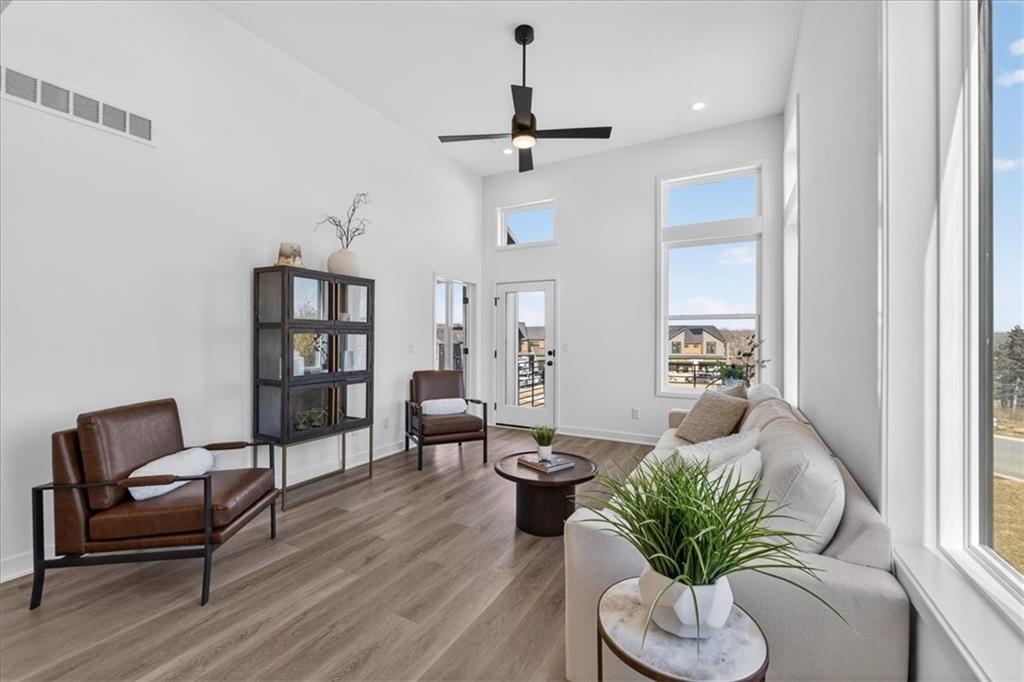 9312 Freedom Street Lenexa, KS 66227 - Photo 5 of 54