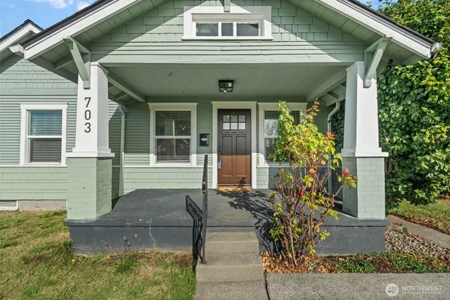 $399,000 | 703 East 54th Street, Tacoma, WA 98404