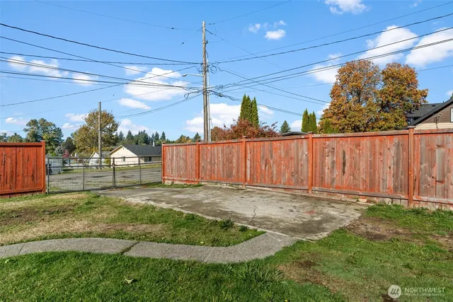 $399,000 | 703 East 54th Street, Tacoma, WA 98404