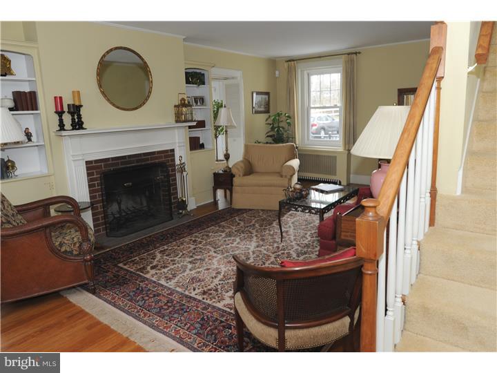 5386 Landis Mill Road Bethlehem, PA 18015 - Photo 3 of 19 Living Room