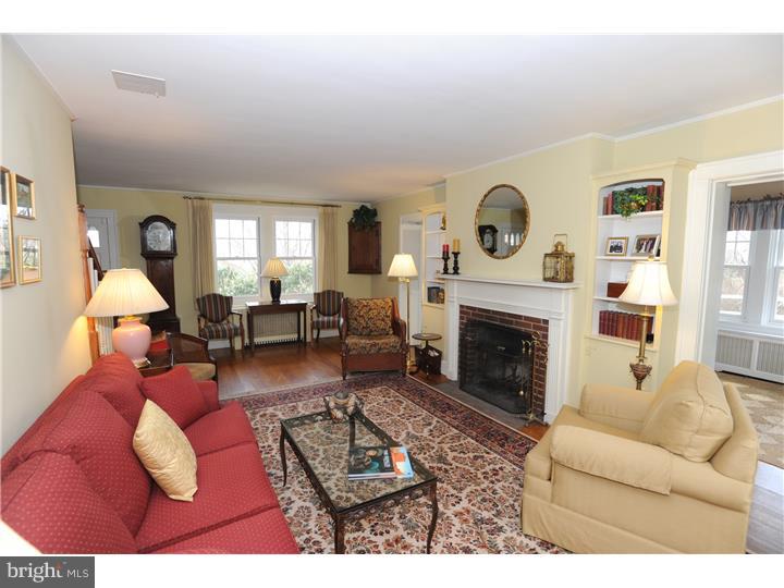5386 Landis Mill Road Bethlehem, PA 18015 - Photo 5 of 19 Living Room