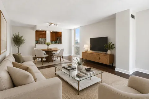 $3,400 | 200 North Dearborn Street, Unit 2402, Chicago, IL 60601