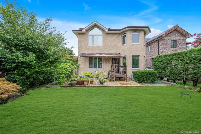 $1,700,000 | 252-25 Leith Road | Little Neck