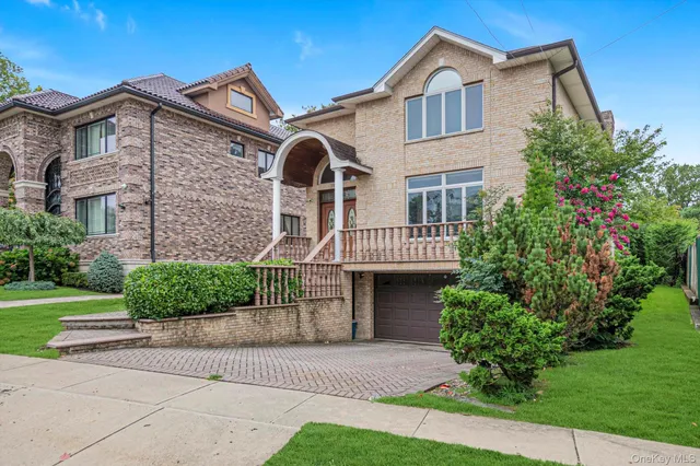 $1,700,000 | 252-25 Leith Road | Little Neck