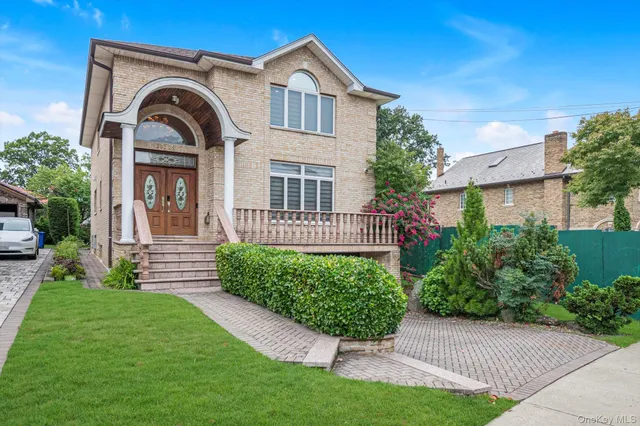 $1,700,000 | 252-25 Leith Road | Little Neck