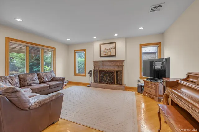 $1,700,000 | 252-25 Leith Road | Little Neck