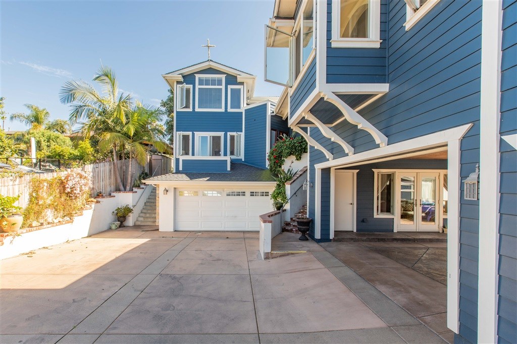 811 Saxony Road Encinitas, CA 92024 - Photo 1 of 1 a view of a house with a yard