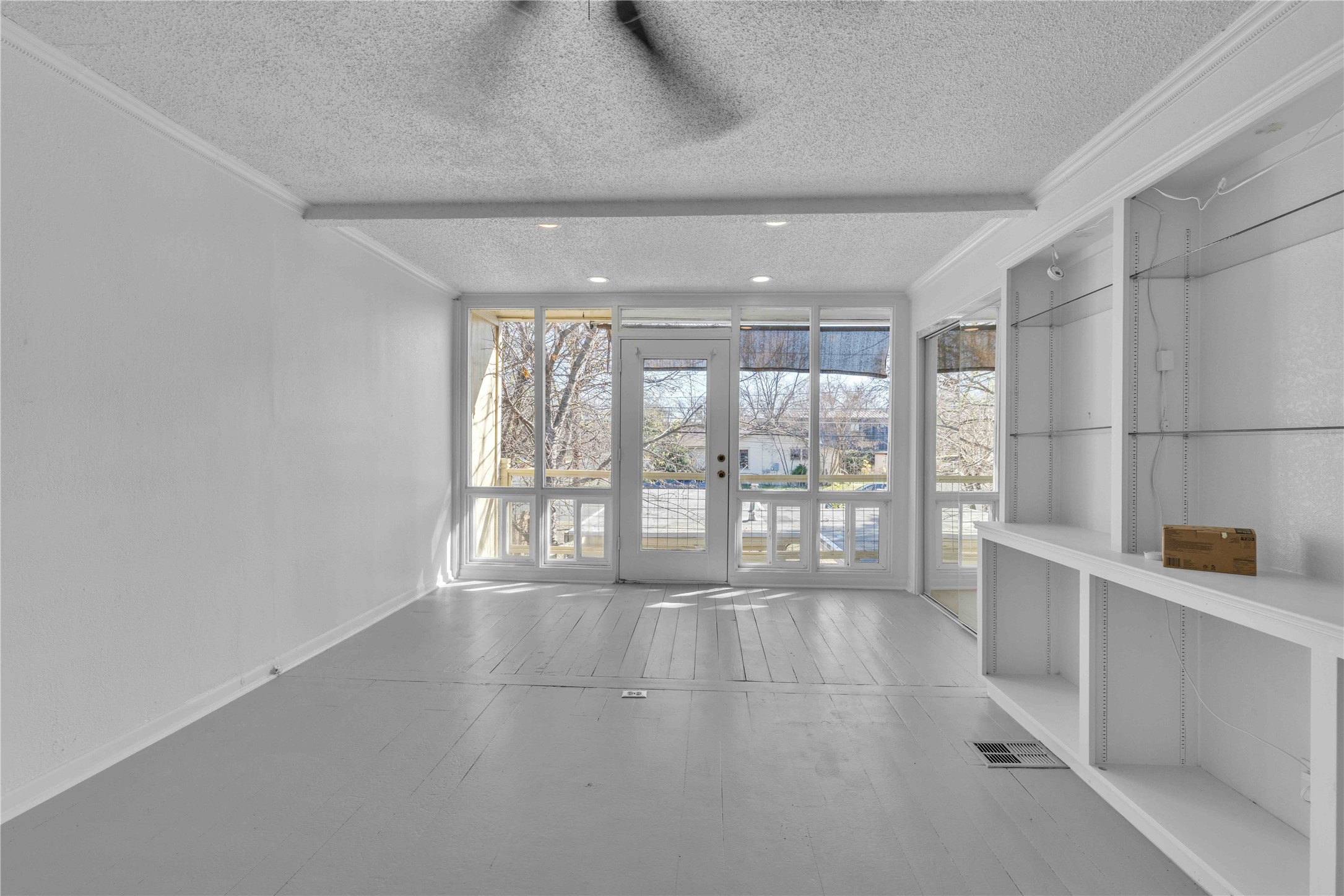5210 Woodrow Avenue Austin, TX 78756 - Photo 7 of 21