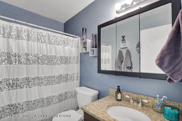 5852 Okemos Road, Unit 2 Haslett, MI 48840 - Photo 14 of 28 9I3A6069