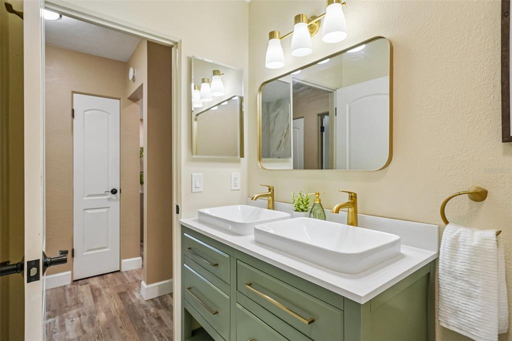 9725 48th Place North St. Petersburg, FL 33708 - Photo 30 of 51
