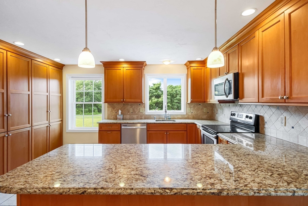 21 Randall Road Berlin, MA 01503 - Photo 9 of 42 Gallery Image 9