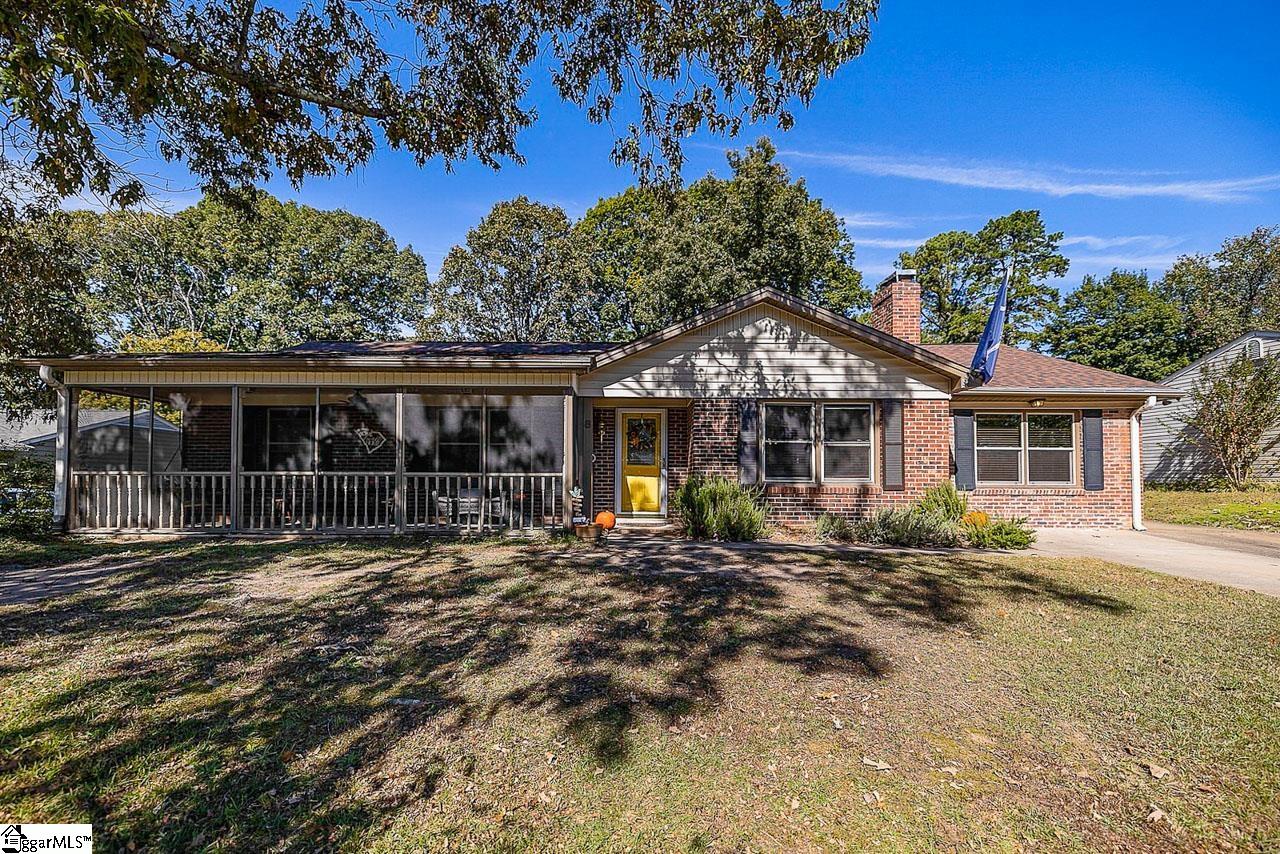 8 Clearfield Road Greenville, SC 29607 - Photo 1 of 32