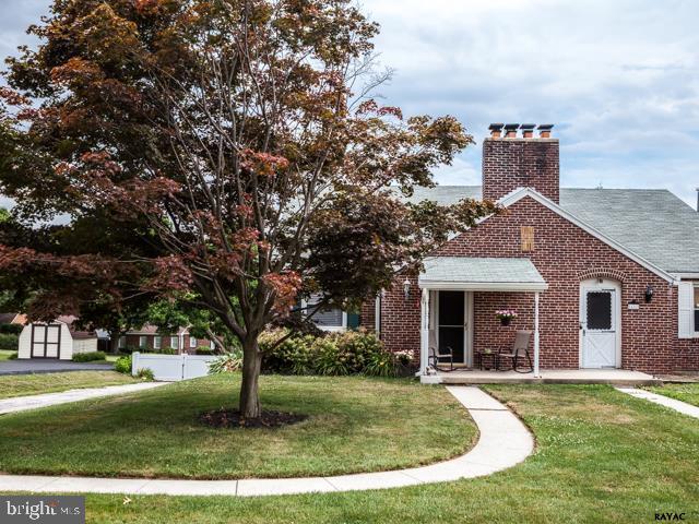 428 Hillcrest Road York, PA 17403 - Photo 1 of 35