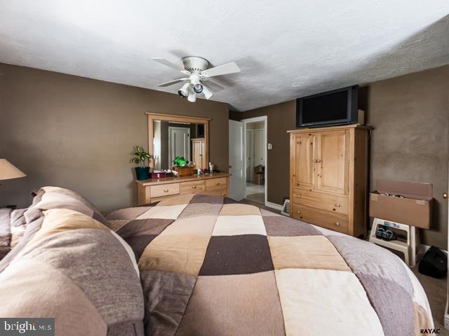 428 Hillcrest Road York, PA 17403 - Photo 15 of 35