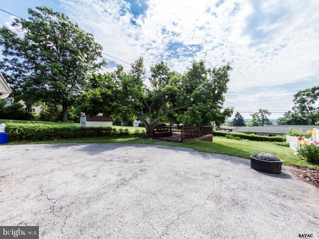428 Hillcrest Road York, PA 17403 - Photo 28 of 35