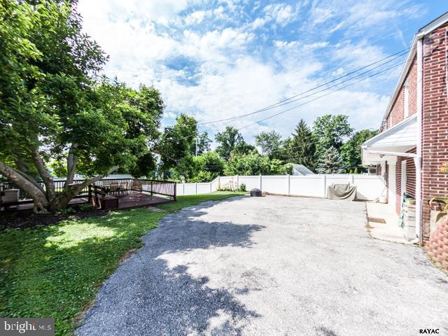 428 Hillcrest Road York, PA 17403 - Photo 29 of 35