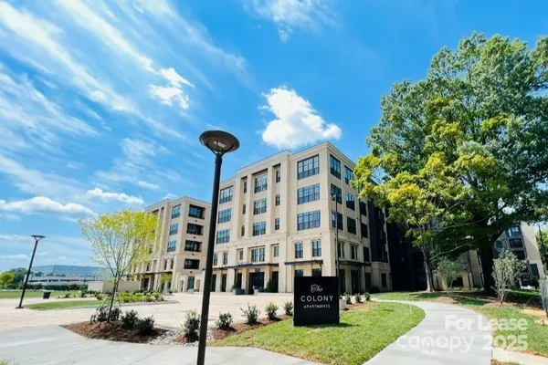 $3,700 | 4220 Colony Plaza Drive, Unit 32A, Charlotte, NC 28211