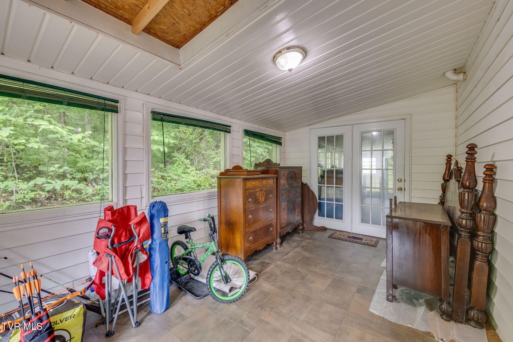 2552 Bob Little Road Elizabethton, TN 37643 - Photo 33 of 42 032