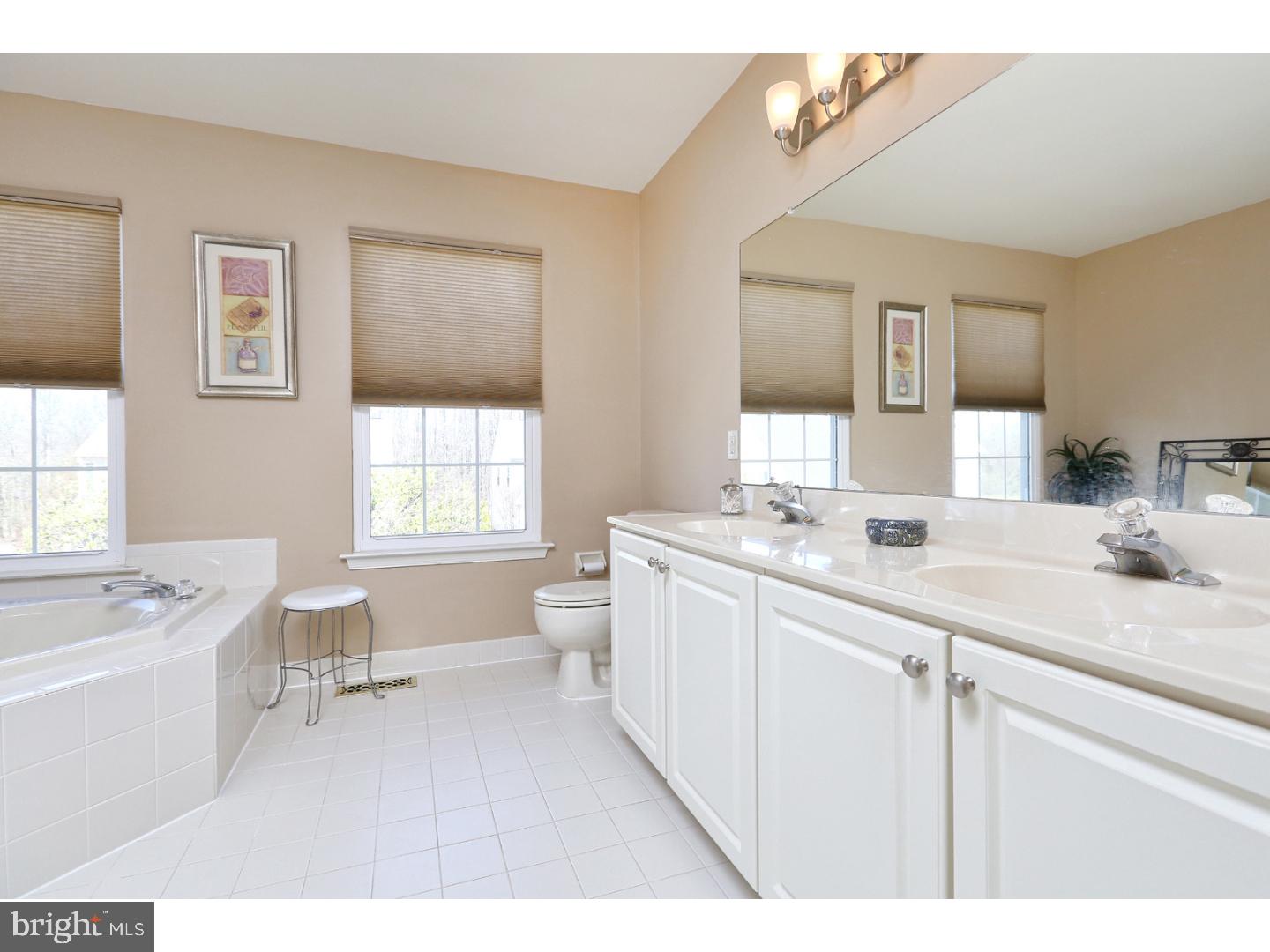 35 Stratton Lane Sewell, NJ 08080 - Photo 13 of 20 Master Bathroom