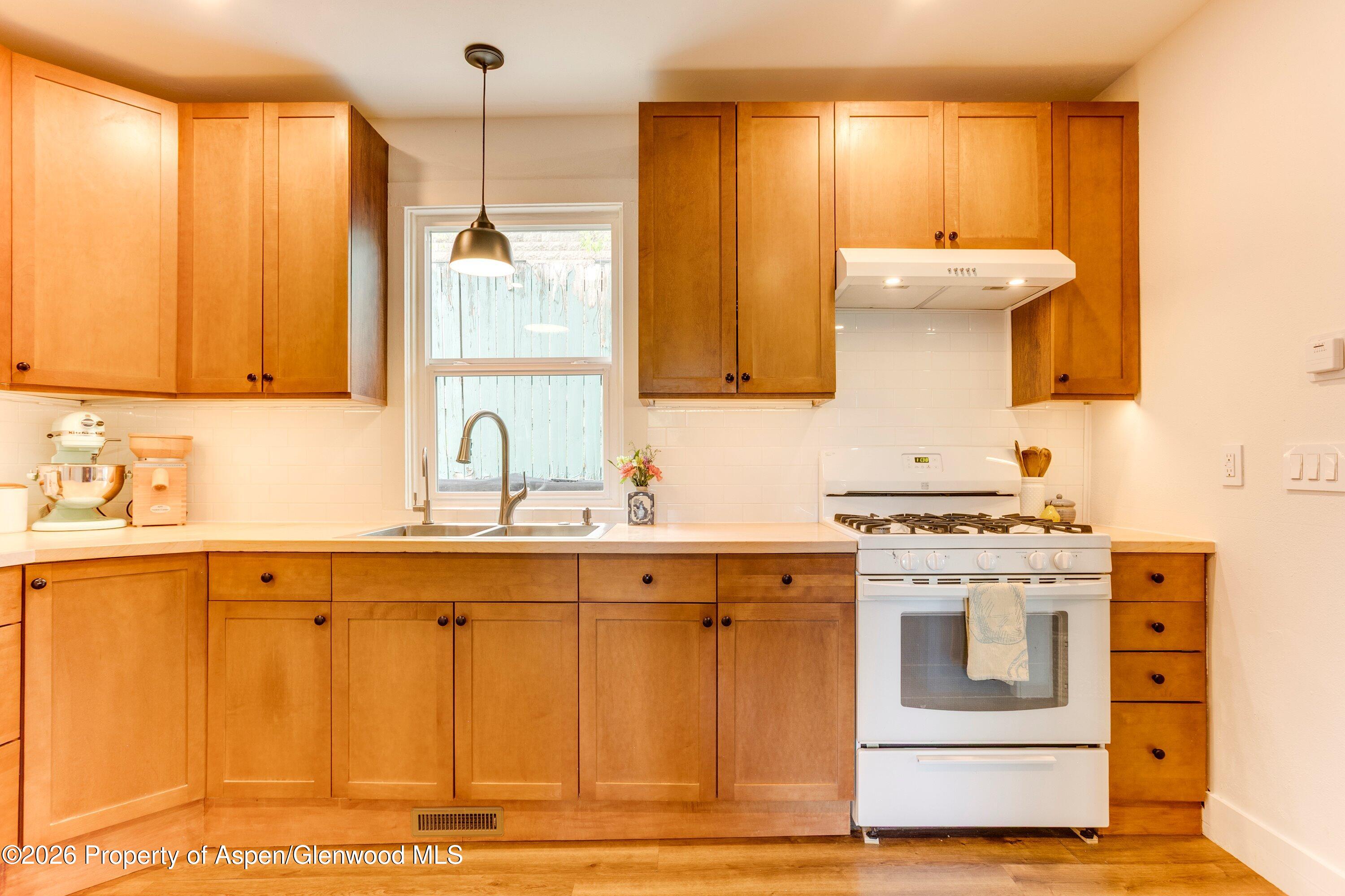 332 East 4th Street Rifle, CO 81650 - Photo 20 of 31 22-332_E_4th_St_Kitchen-5