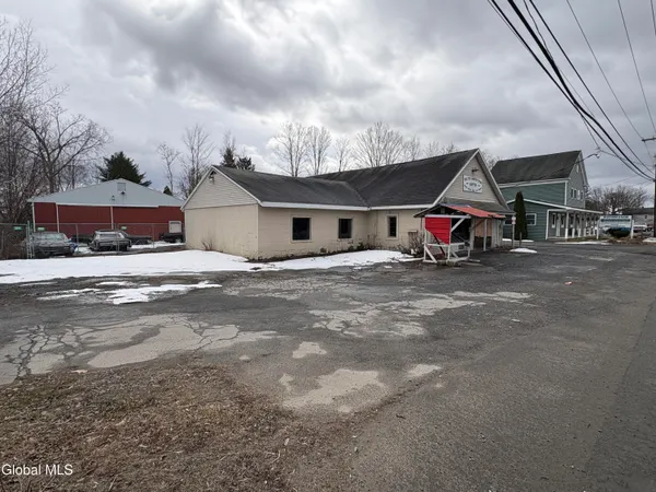 $225,000 | 18 Leonard Street, Northumberland, NY 12831