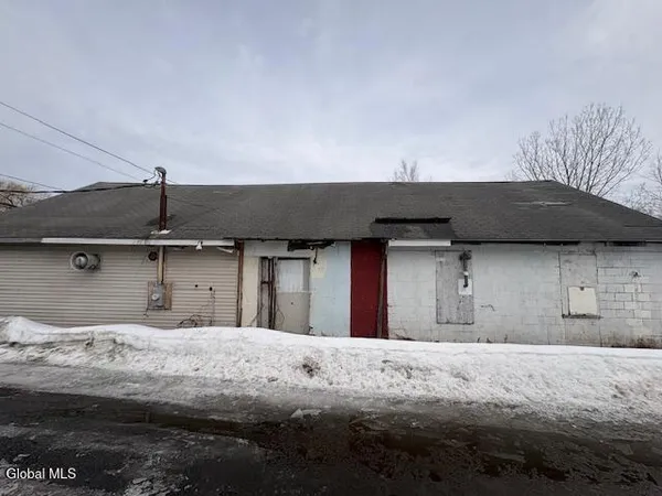 $225,000 | 18 Leonard Street, Northumberland, NY 12831