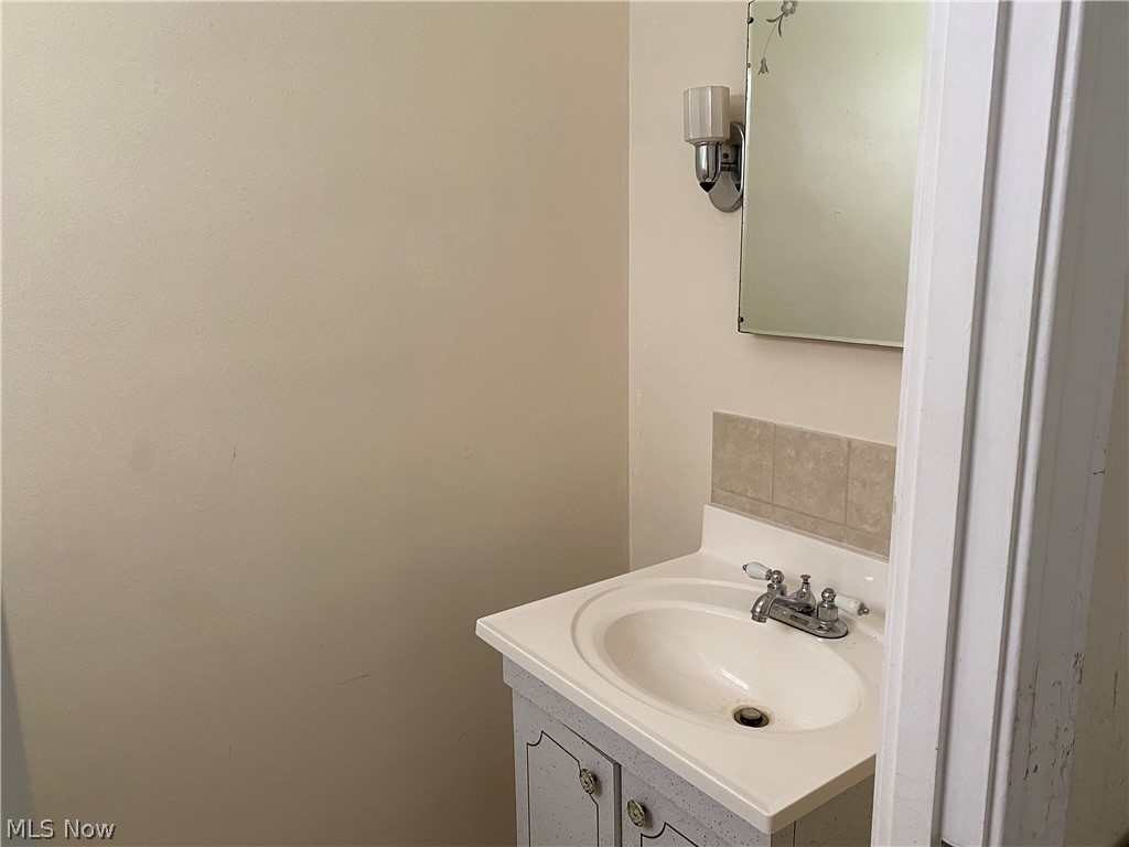 8640 Fairmount Road Novelty, OH 44072 - Photo 10 of 24 Half Bath off Laundry Room