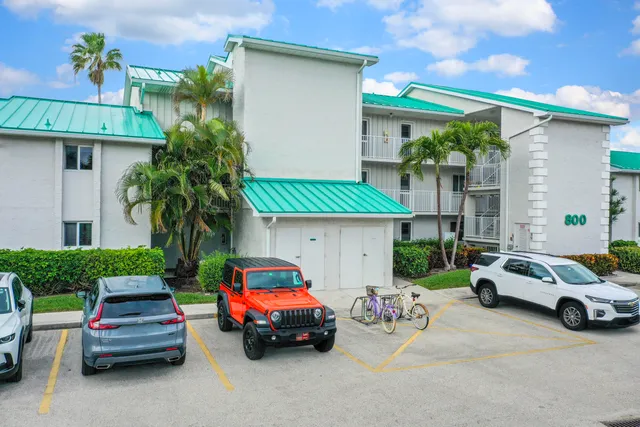 $345,000 | 2400 South Ocean Drive, Unit 821, Fort Pierce, FL 34949