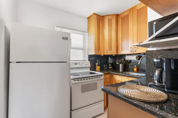 $266,999 | 3225 Northeast 16th Street, Unit 19A, Pompano Beach, FL 33062