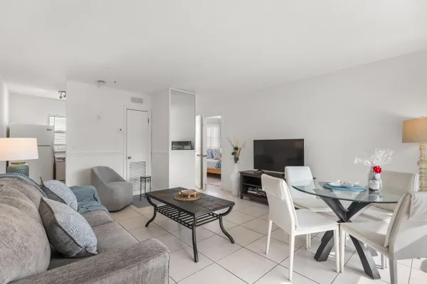 $266,999 | 3225 Northeast 16th Street, Unit 19A, Pompano Beach, FL 33062