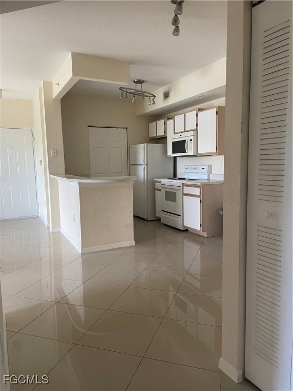 6360 Aragon Way, Unit 306 Fort Myers, FL 33966 - Photo 5 of 19